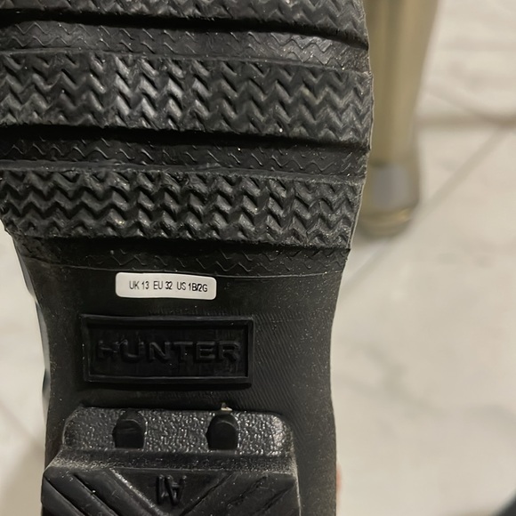 Hunter kids bronze rainboots like new used a few times size 32 - Picture 4 of 5